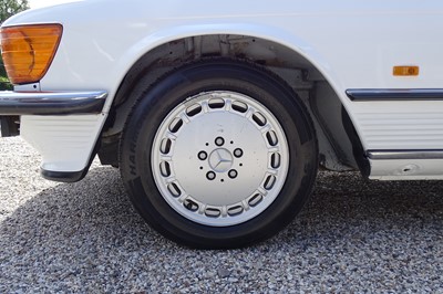 Lot 61 - 1989 Mercedes-Benz 300 SL