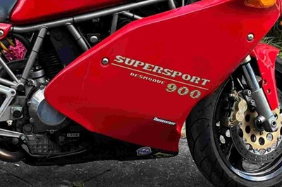 Lot 1993 Ducati 900SS