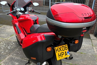 Lot 2006 Ducati ST3