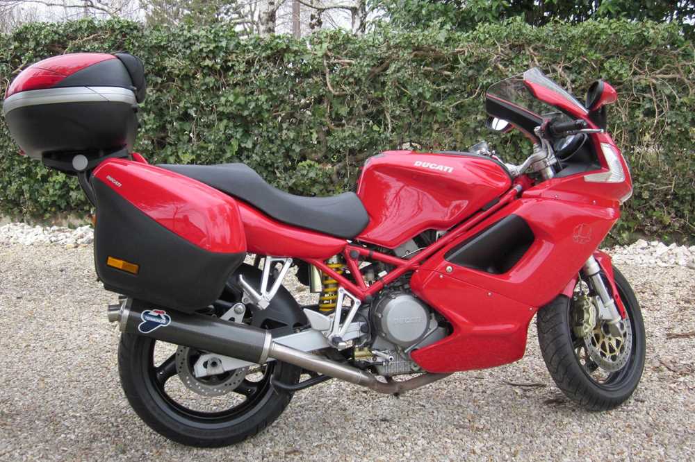 Lot 2006 Ducati ST3