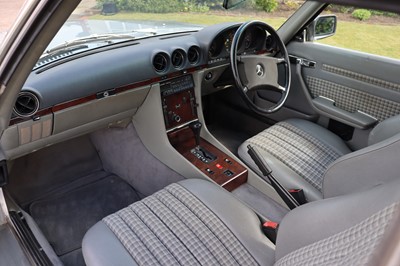 Lot 1986 Mercedes-Benz 300 SL