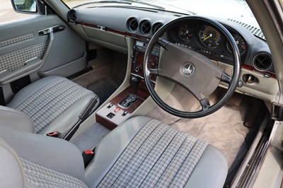 Lot 1986 Mercedes-Benz 300 SL