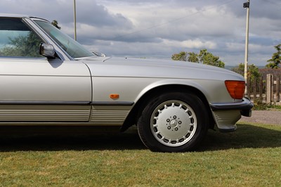 Lot 1986 Mercedes-Benz 300 SL