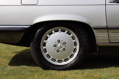 Lot 1986 Mercedes-Benz 300 SL