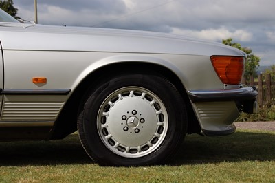 Lot 1986 Mercedes-Benz 300 SL