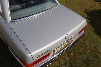 Lot 1986 Mercedes-Benz 300 SL