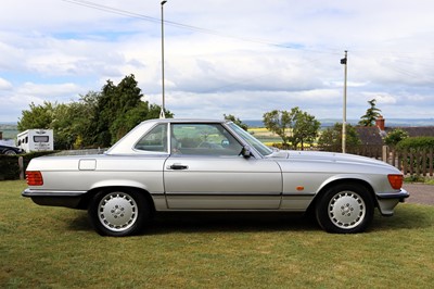 Lot 1986 Mercedes-Benz 300 SL