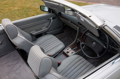 Lot 1986 Mercedes-Benz 300 SL