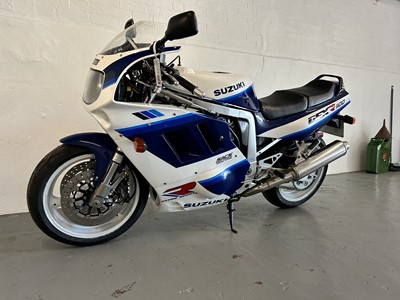 Lot 1990 Suzuki GSX-R1100