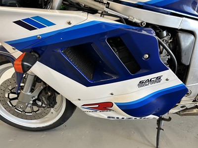 Lot 1990 Suzuki GSX-R1100