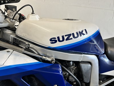 Lot 1990 Suzuki GSX-R1100