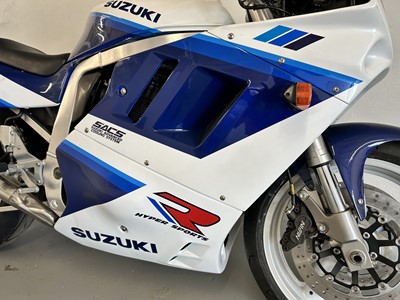 Lot 1990 Suzuki GSX-R1100