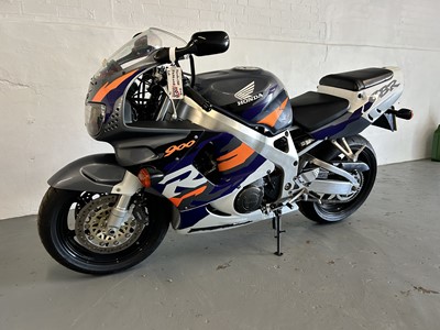 Lot 1996 Honda Fireblade CBR900RR