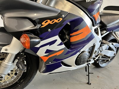 Lot 1996 Honda Fireblade CBR900RR