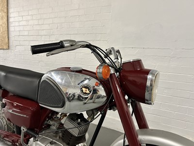 Lot 1965 Kawasaki B8T 125