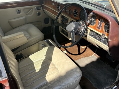 Lot 1977 Bentley T2