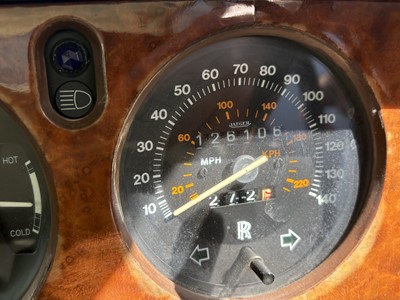 Lot 1977 Bentley T2