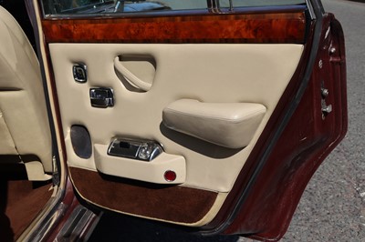Lot 1977 Bentley T2