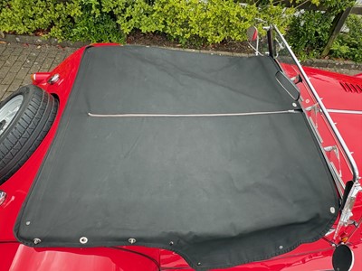 Lot 1987 Morgan Plus 8