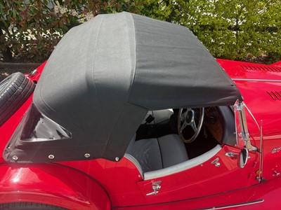 Lot 1987 Morgan Plus 8