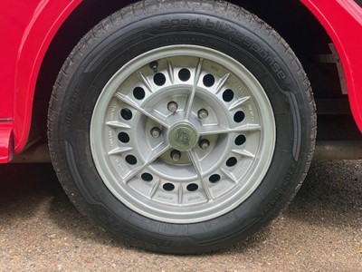 Lot 1987 Morgan Plus 8