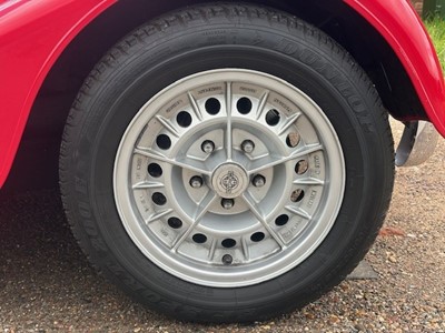 Lot 1987 Morgan Plus 8