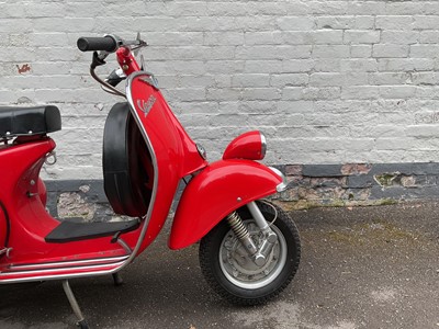 Lot 1965 Vespa VBB Retro 'Faro Basso' Custom
