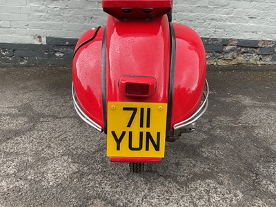 Lot 1965 Vespa VBB Retro 'Faro Basso' Custom
