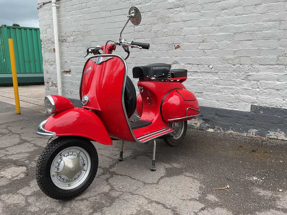 Lot 1965 Vespa VBB Retro 'Faro Basso' Custom