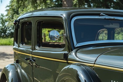 Lot 1933 Graham Model 64 Standard Eight 'Blue Streak' Sedan