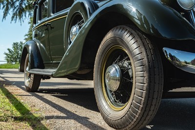 Lot 1933 Graham Model 64 Standard Eight 'Blue Streak' Sedan