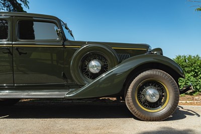 Lot 1933 Graham Model 64 Standard Eight 'Blue Streak' Sedan