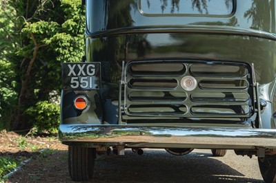 Lot 1933 Graham Model 64 Standard Eight 'Blue Streak' Sedan
