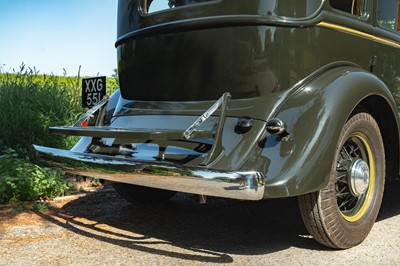 Lot 1933 Graham Model 64 Standard Eight 'Blue Streak' Sedan