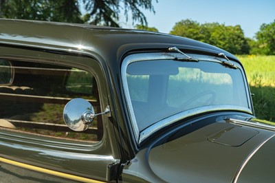 Lot 1933 Graham Model 64 Standard Eight 'Blue Streak' Sedan