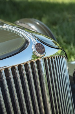 Lot 1933 Graham Model 64 Standard Eight 'Blue Streak' Sedan