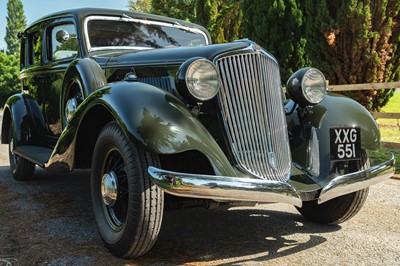 Lot 1933 Graham Model 64 Standard Eight 'Blue Streak' Sedan