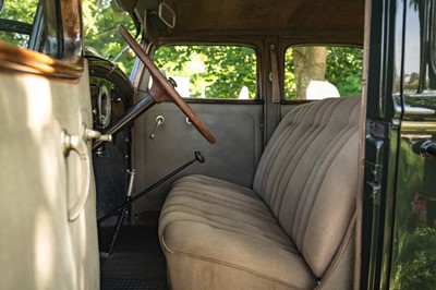 Lot 1933 Graham Model 64 Standard Eight 'Blue Streak' Sedan