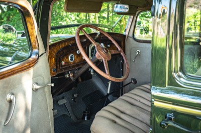 Lot 1933 Graham Model 64 Standard Eight 'Blue Streak' Sedan