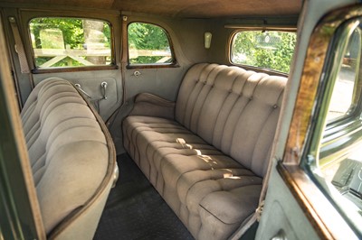 Lot 1933 Graham Model 64 Standard Eight 'Blue Streak' Sedan