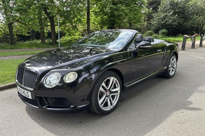 Lot 2013 Bentley Continental GTC V8