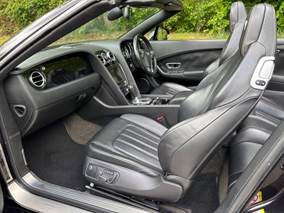 Lot 2013 Bentley Continental GTC V8