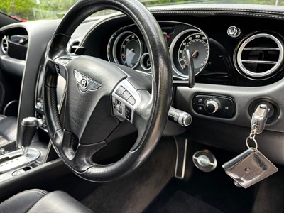 Lot 2013 Bentley Continental GTC V8