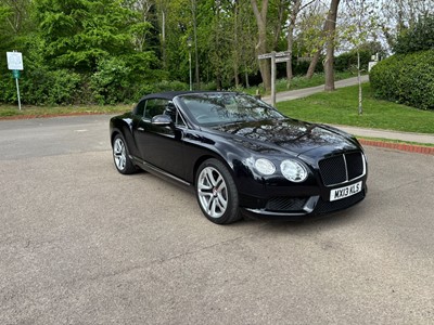 Lot 2013 Bentley Continental GTC V8