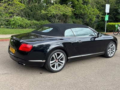 Lot 2013 Bentley Continental GTC V8