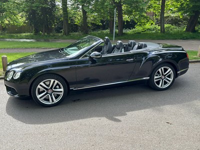 Lot 2013 Bentley Continental GTC V8