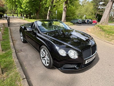 Lot 2013 Bentley Continental GTC V8