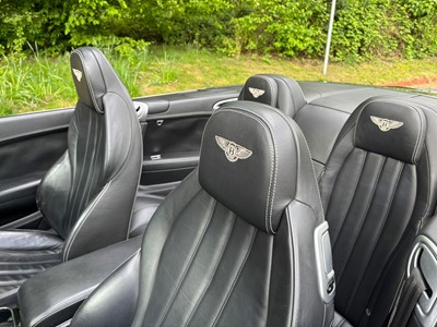 Lot 2013 Bentley Continental GTC V8