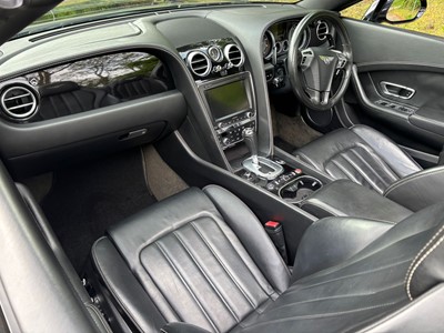 Lot 2013 Bentley Continental GTC V8