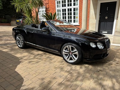Lot 2013 Bentley Continental GTC V8